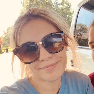 Meet your Posher, Kaleigh